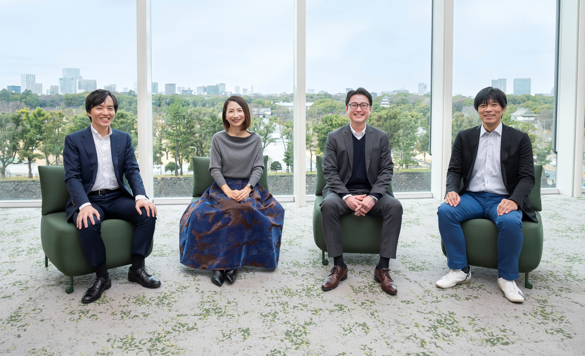 With Kazuhiro Sekine, Editor-in-Chief, who facilitated the roundtable discussion (far right)