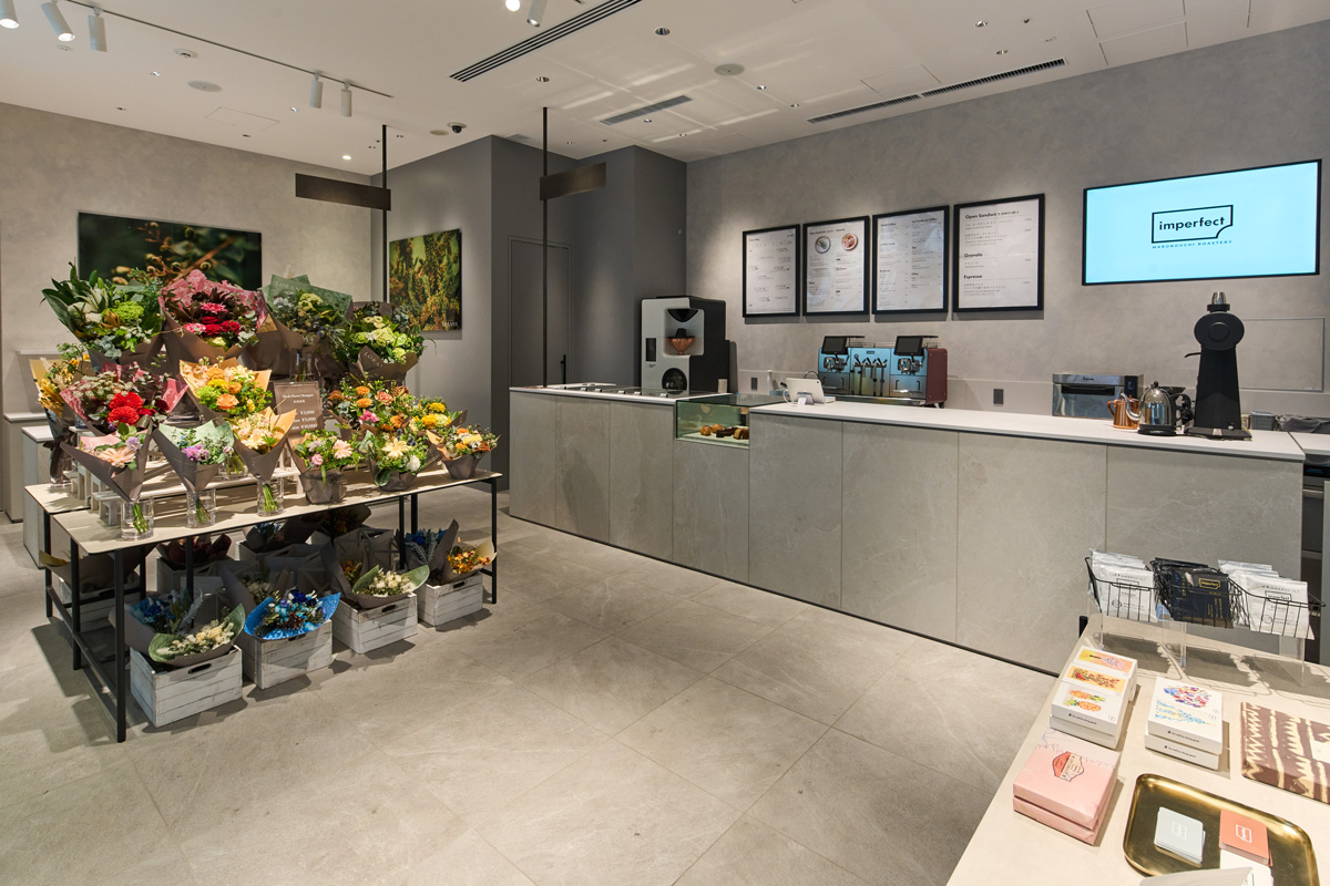 1階 カフェ・フラワーショップ