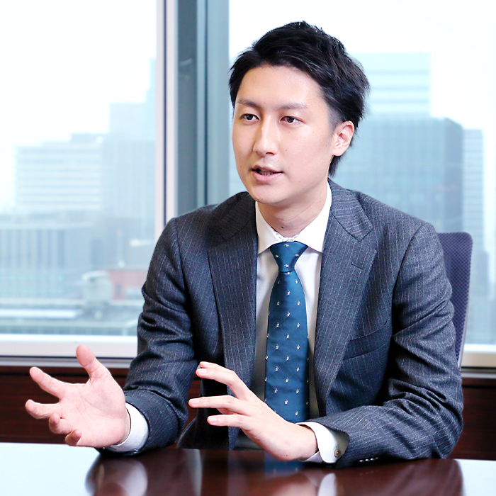 遅れは許されない、極度のプレッシャーの中で奔走