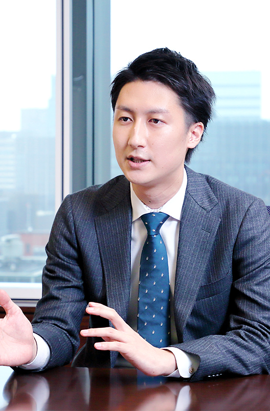遅れは許されない、極度のプレッシャーの中で奔走